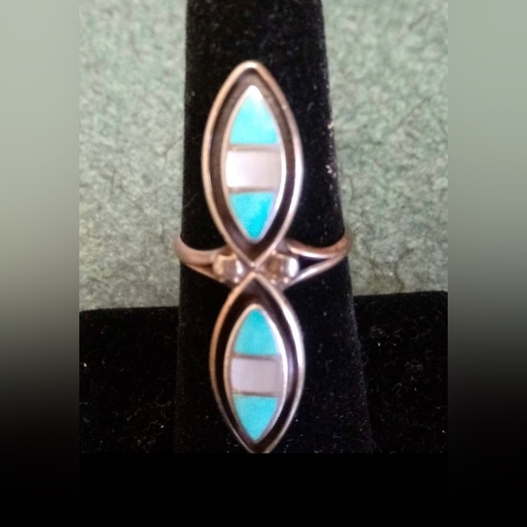 Vintage Native American Turquoise and Mother Of Pearl Ring Face - Picture 7 of 8